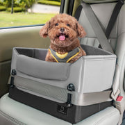 A 4 Pet siège avant dans voiture montrant stabilité et protection