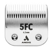Andis UltraEdge 5FC face avant montrant l’alignement des dents pour une coupe précise