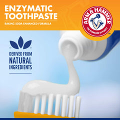 ARM & HAMMER dentifrice banane-menthe gros plan montrant texture et format pratique