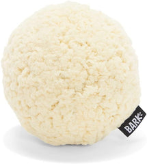 BarkBox potato chien mordant en action pour stimulation du chien