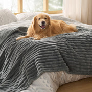 Bedsure couverture face avant gris, protège et embellit le lit