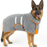 Bienbee peignoir chien face entière montrant coupe et couvrance pour confort
