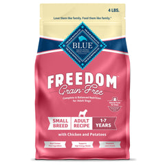 Blue Buffalo emballage face 4 lb montrant recette poulet et avantages