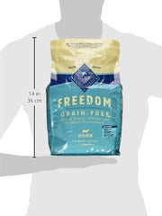 Blue Buffalo gros plan des croquettes montrant la texture et favorisant la mastication saine