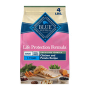 Blue Buffalo sac 4 lb face montrant la recette, rassure sur la qualité