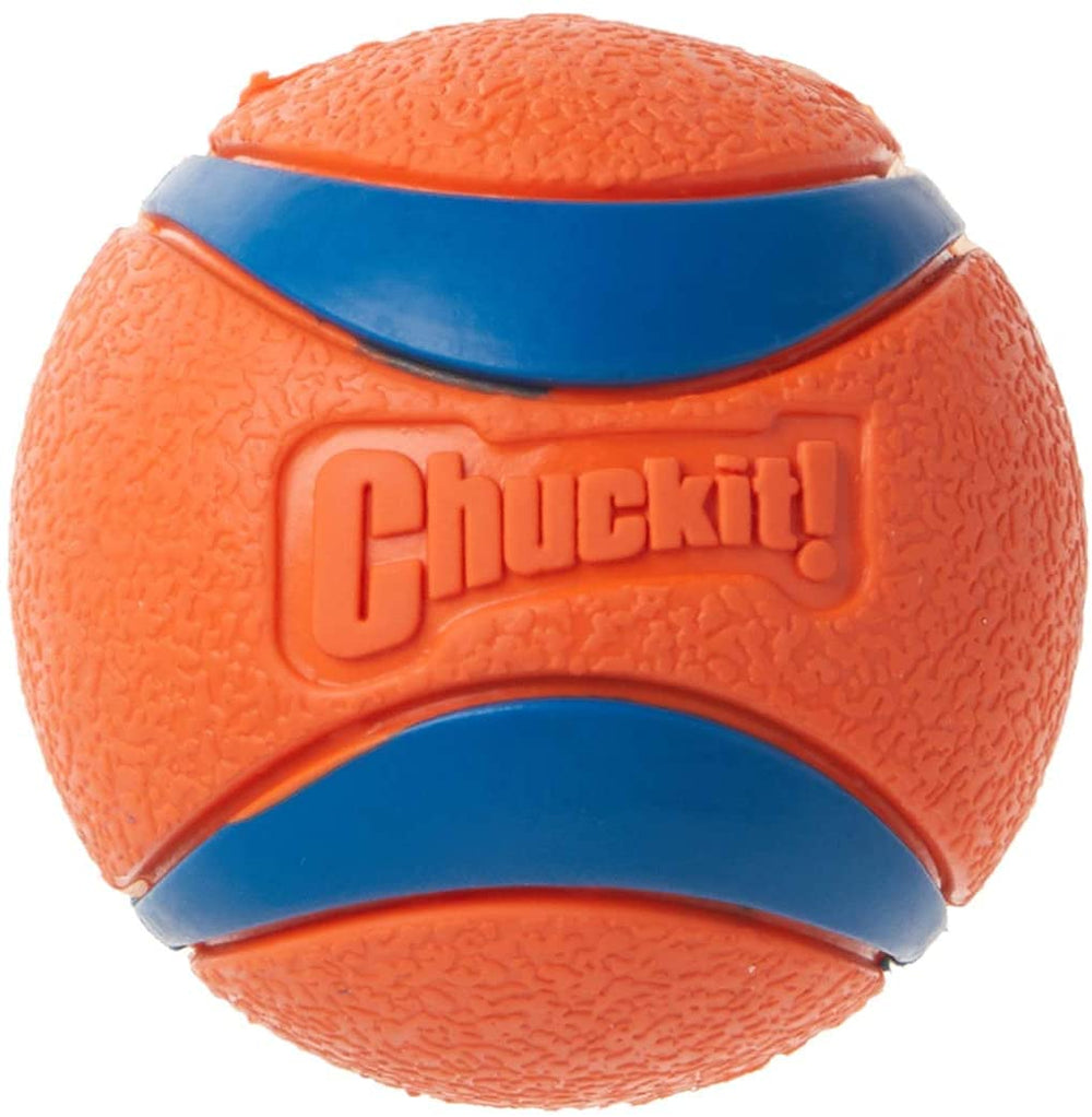 Chuckit! Ultra Ball vue avant montrant texture résistante pour jeux prolongés