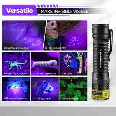 DARKBEAM torche UV en main démontrant maniabilité pour inspections rapides