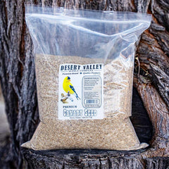 Desert Valley Supply graines dans une mangeoire extérieur attirant oiseaux au jardin