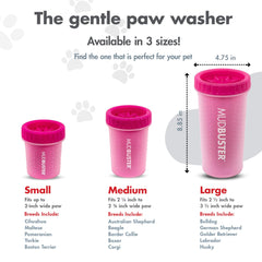 Dexas MudBuster en usage sur patte de chien boueuse, nettoie rapidement