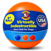 Doggie Dooley balle devant emballage montrant robustesse et usage extérieur