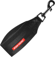 EzyDog packaging de l'attache universelle offrant installation rapide