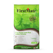 FirstMate emballage 25 lb montrant la formule agneau et bénéfice goût naturel