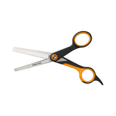 Fiskars lame en acier inoxydable gros plan pour une coupe durable