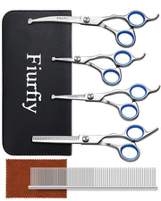 Fiurfiy kit devant montrant tous les outils pour un toilettage complet