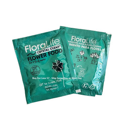 Gros plan poudre Floralife Crystal Clear montrant texture fine et dissolution facile