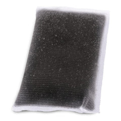 Gros plan sur granules de charbon Fluval montrant texture et pouvoir d'adsorption bénéfique