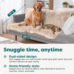 Furhaven plaid montré à l'échelle sur canapé pour grands chiens