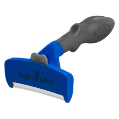 FURminator lame en gros plan montrant design qui retire sous-poil sans abîmer