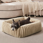FURTIME lit face avant beige montrant forme rectangle et bords surélevés pour confort