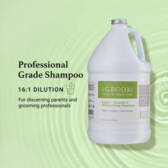 iGroom chien en bain démontrant application facile et mousse nutritive