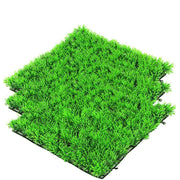 kathson tapis d'herbe devant emballage montrant produit prêt à poser