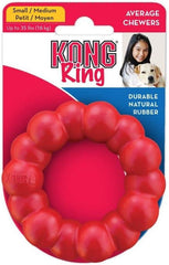 KONG Ring XL gros plan sur la texture en caoutchouc favorisant frottement dentaire