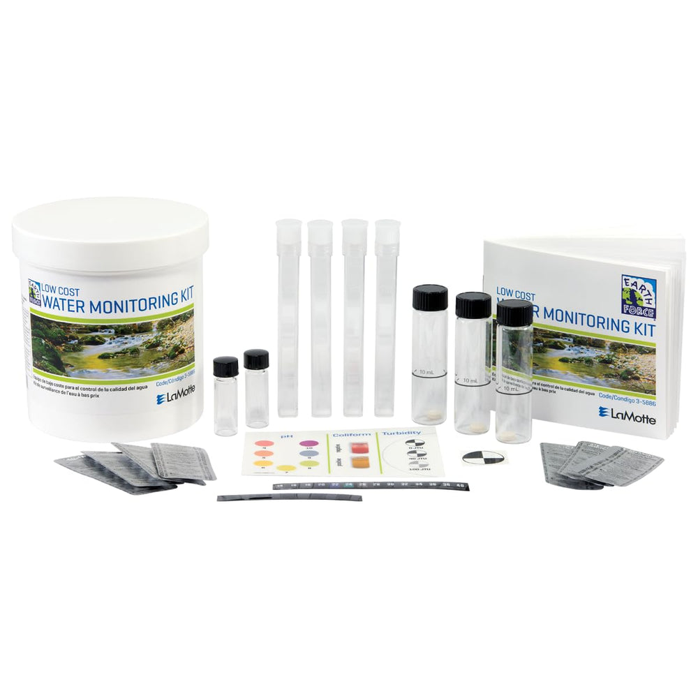 LaMotte coffret ouvert montrant composants et manuel pour analyses d'eau, facilite apprentissage