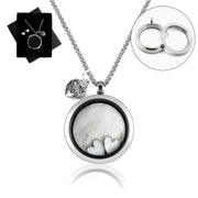 Lifelisa pendentif face avant montrant l'urne et le design durable
