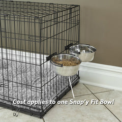 MidWest Snap'y Fit bol fixé dans une cage avec chat mangeant, repas ordonné