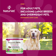 NaturVet chien recevant un chew, démontrant facilité d’administration et plaisir