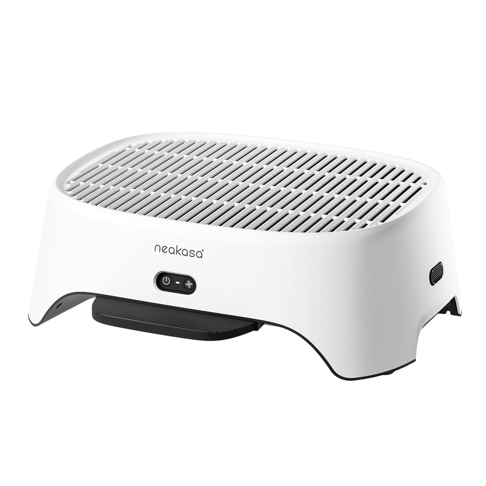 Neakasa Airstep face avant montrant le marchepied et purificateur, améliore l'air