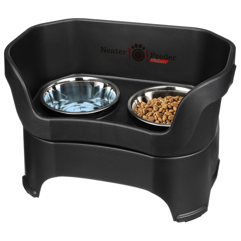 Neater Pet Brands vue frontale du support de gamelles montrant propreté