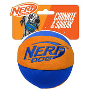 Nerf Dog face avant montrant la balle visible et attrayante pour le jeu