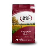 NutriSource sachet 4 lb avant montrant l'étiquette claire et la saveur boeuf, facilite le choix