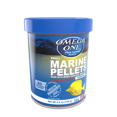 Omega One gros plan sur texture des pellets montrant fraîcheur et qualité