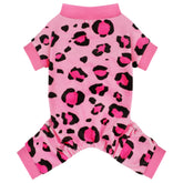 Paiaite onesie face léopard rose montrant coupe et confort