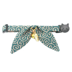 PetSoKoo breloque '開三運' en gros plan, symbole japonais porte-bonheur visible