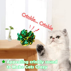 Chat en pleine partie avec balle PETFAVORITES stimule exercice et chasse
