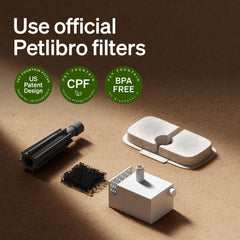 PETLIBRO comparaison de taille du filtre avec main pour repère pratique