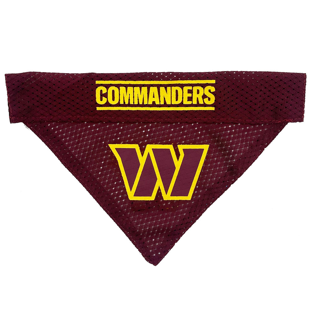 Pets First bandana Washington Commanders face avant montrant logo officiel et couleurs vives