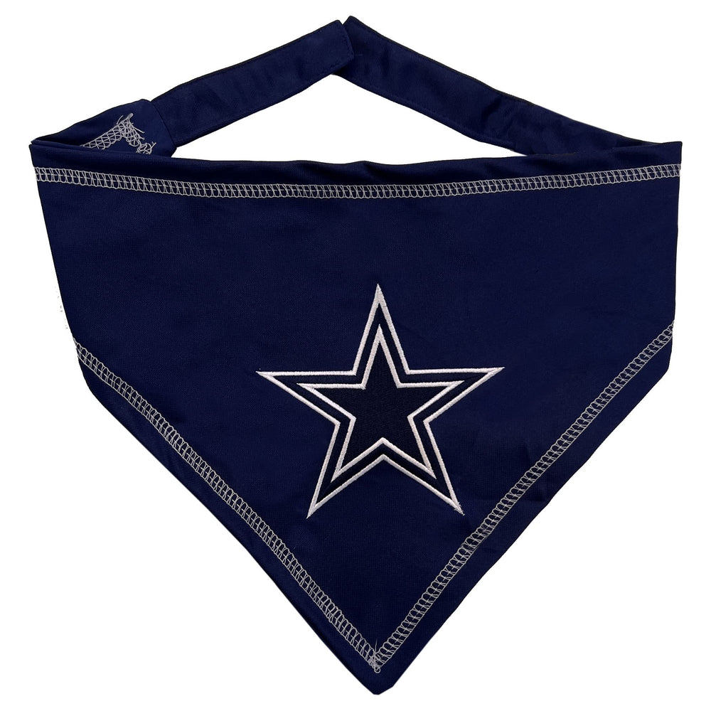 Pets First bandana Dallas Cowboys vue avant montrant logo brodé, parfait pour supporter l'équipe