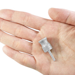 PLATGO en usage, meuleuse avec embout diamant limant une griffe, sécurité et confort