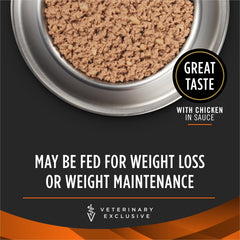 Purina Pro Plan OM service dans une gamelle accompagné de croquettes