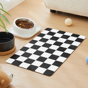 Ralxion tapis damier face avant montrant design rétro et protection du sol