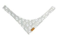 Remy+Roo bandana porté sur chien en promenade, look festif