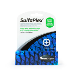 Gros plan poudre Seachem SulfaPlex montrant texture fine et facilité de dissolution