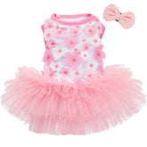 SIMCAPY robe face avant montrant le motif fleurie et silhouette élégante
