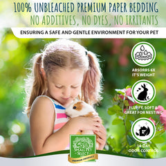 Small Pet Select gros plan sur texture de papier et boutons de rose, douceur absorbante
