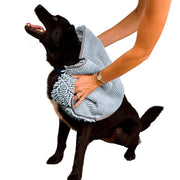 Soggy Doggy serviette pliée montrant forme et rangement pratique