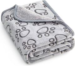 Stuffed couverture vue avant montrant motif pattes et face grise, protège meubles